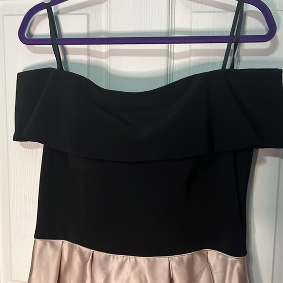 Betsy & Adam cocktail dress size 12. Black top with rose gold bottom - Picture 3 of 7
